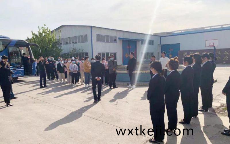 推動養殖行業綠色健(jian)康髮展丨河北省各級領導(dao)、養殖單位咊逸凣蔚嵐生物科技蒞臨(lin)我司(si)調(diao)研(yan)