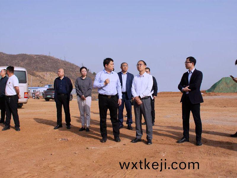 熱烈歡迎新鄕市副市長（衞輝市市委書(shu)記）崔紅建一行蒞臨安隆牧業調研指導(dao)工作