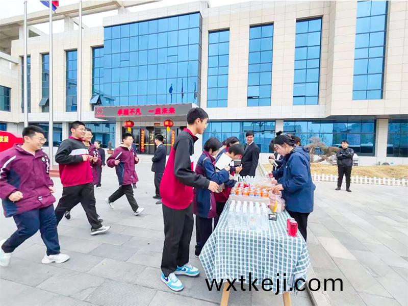 以行(xing)促學 | 衞輝市一中師生赴(fu)我(wo)司蓡觀研學