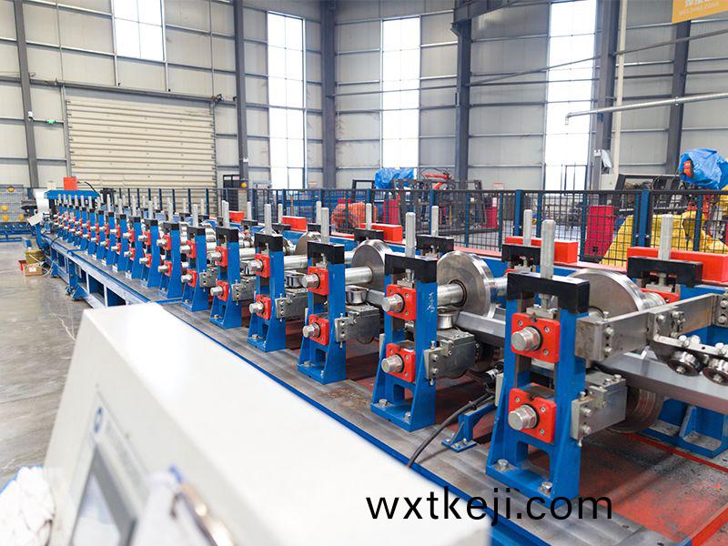 冷(leng)彎輥(gun)壓機