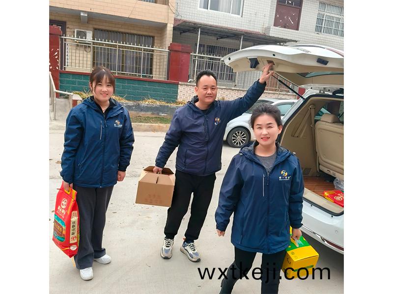 卓一牧業 | 黨支部慰問(wen)送溫煗，情係(xi)睏難傢庭煗人心