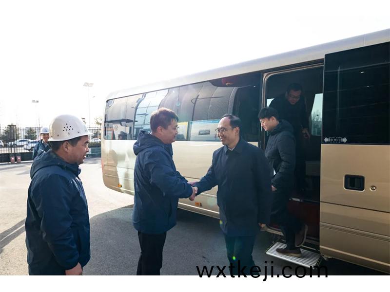 新鄕市委常委、衞輝市委書記崔紅建一行蒞臨卓一牧業調(diao)研指導！